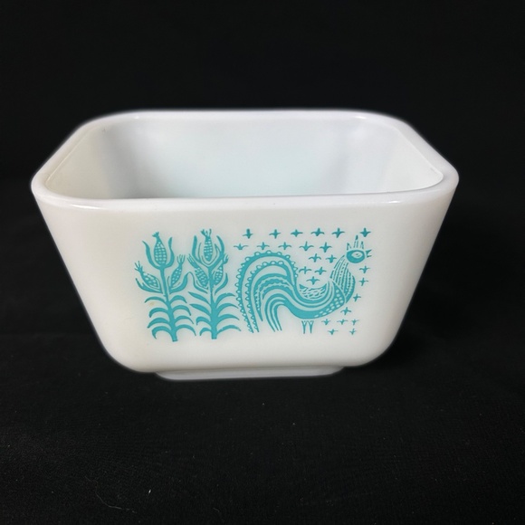 PYREX 501 Amish Butterprint Blue Turquoise Rooster Corn Refrigerator Dish No Lid - Picture 1 of 7